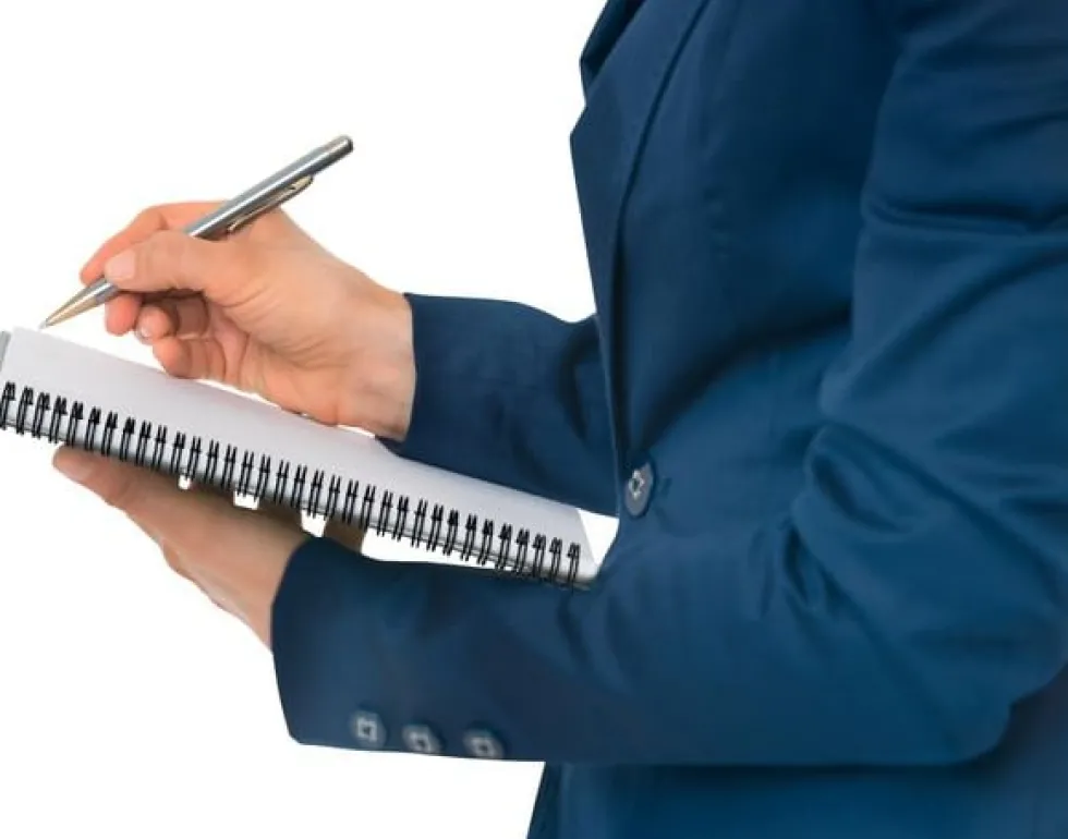 Anteckningsblock LEITZ A4 linj mix