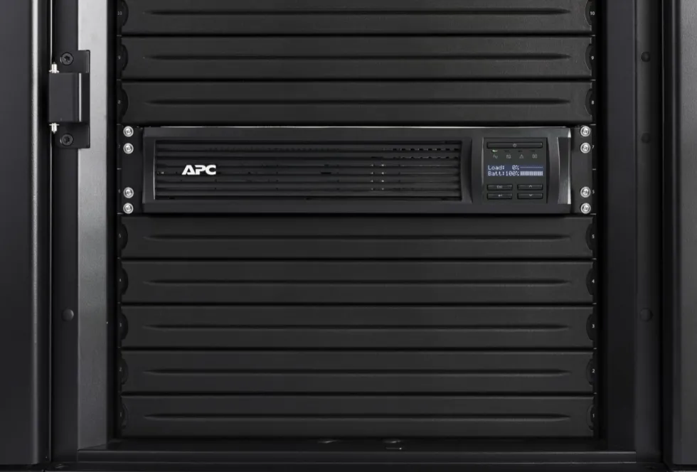 APC Smart-UPS 750VA LCD RM - UPS (kan monteras i rack) - AC 230
