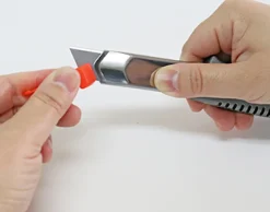 Brytkniv NT-Cutter 18mm SL-700GP