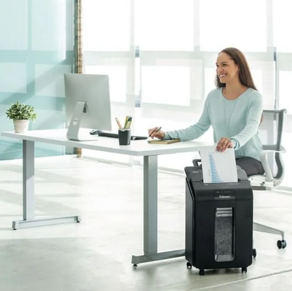 Dokumentförstörare FELLOWES AutoMax 100M P-4