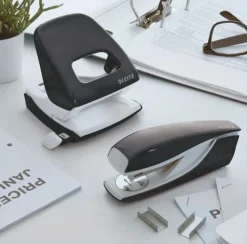 Häftapparat LEITZ WOW 5502 30ark svart