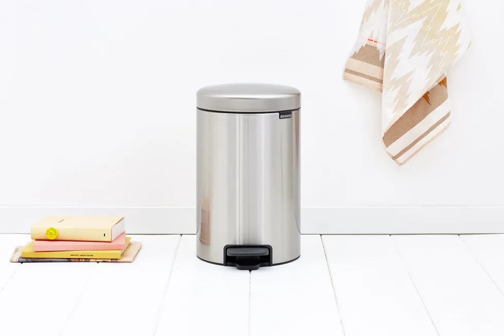 Papperskorg BRABANTIA Pedalhink Newicon 12L Matt stål