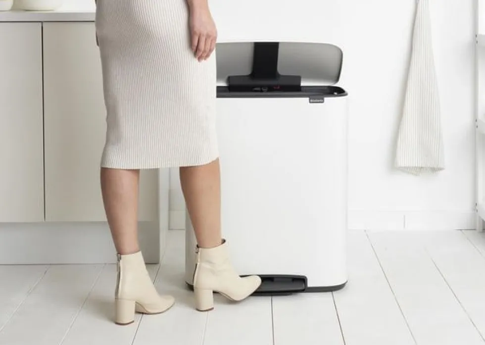 Papperskorg BRABANTIA Pedal Bo 60L vit