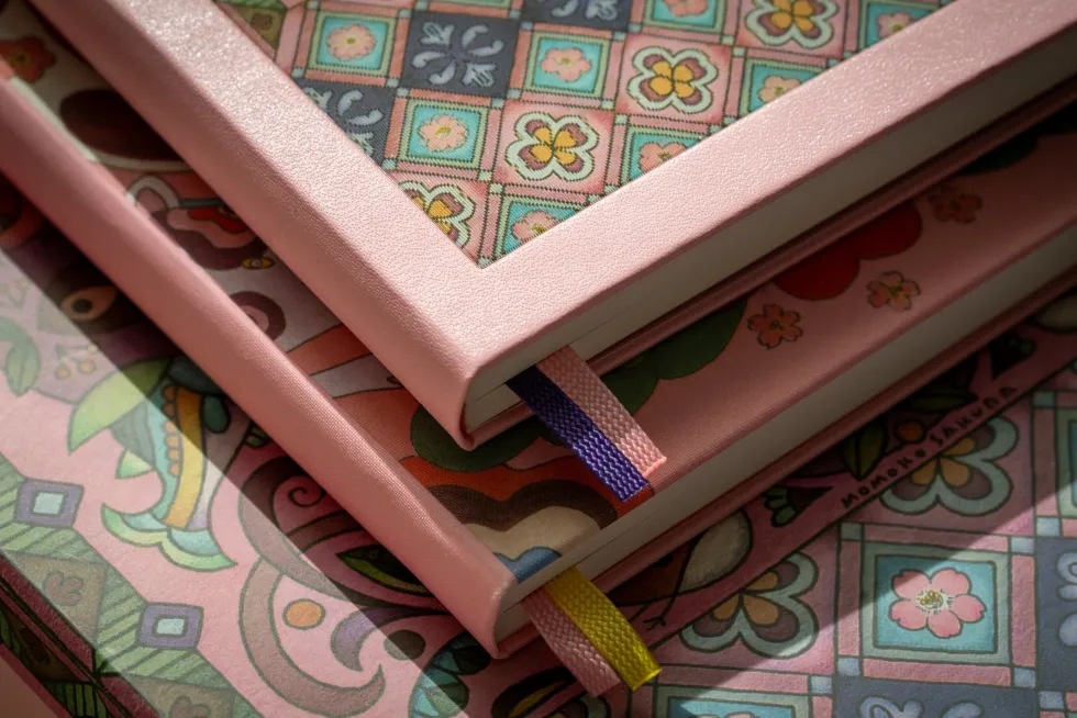 Sakura Classic Hard Linjerad Pocket by Momoko Sakura
