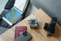 Universal travel adapter 1 X USB-C QC 3.0 2XUSB-C 2XUSB-A