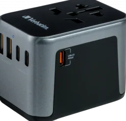 Universal travel adapter 1 X USB-C QC 3.0 2XUSB-C 2XUSB-A